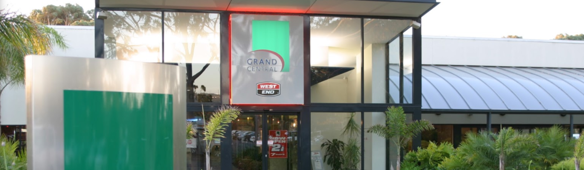 Valentine’s Weekend at Grand Central Tavern: Celebrate Your Way